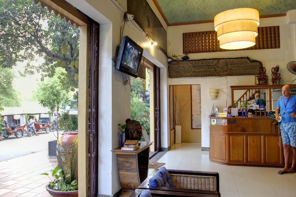 Rs II Guesthouse Phnom Penh Bagian luar foto