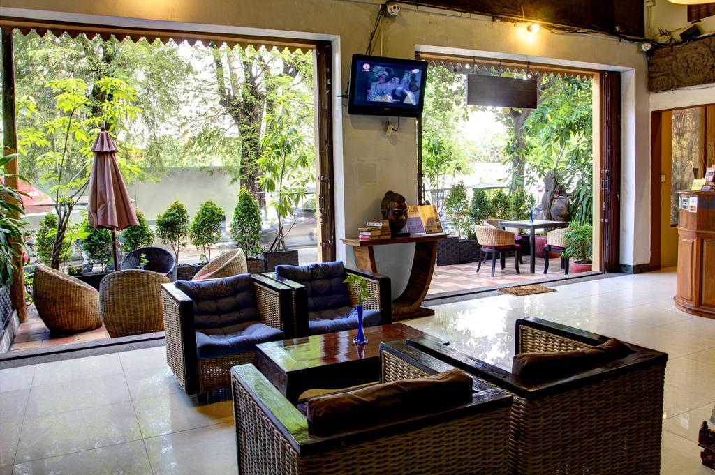 Rs II Guesthouse Phnom Penh Bagian luar foto