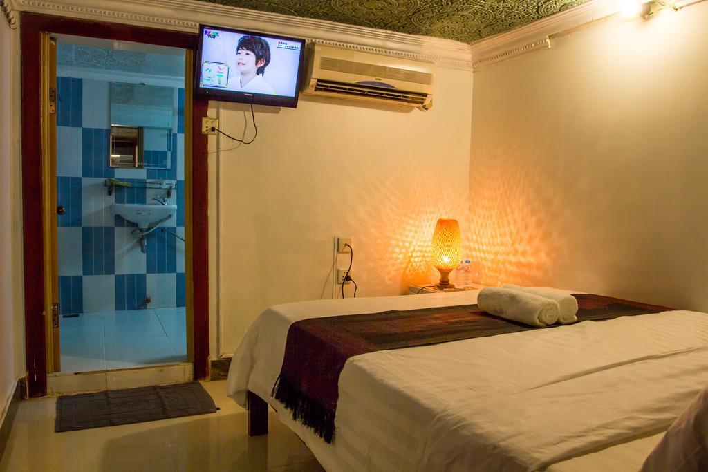 Rs II Guesthouse Phnom Penh Bagian luar foto