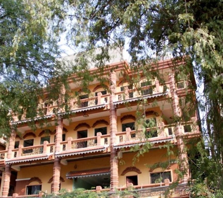 Rs II Guesthouse Phnom Penh Bagian luar foto